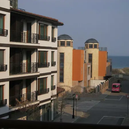 Апартамент Ани Apartment Pomorie
